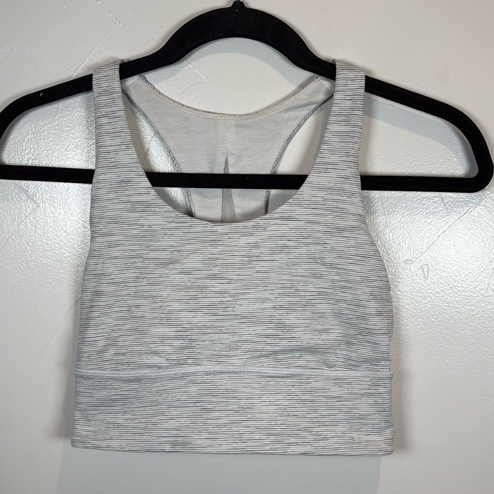Lululemon Invigorate Sports Bra Long Line Size 4 Exercise Workout Gym